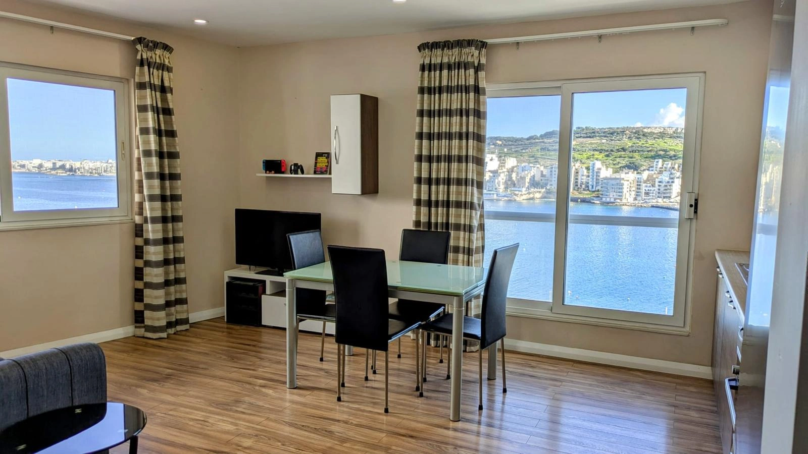 Interni appartamento con vista mare St. Paul's Bay